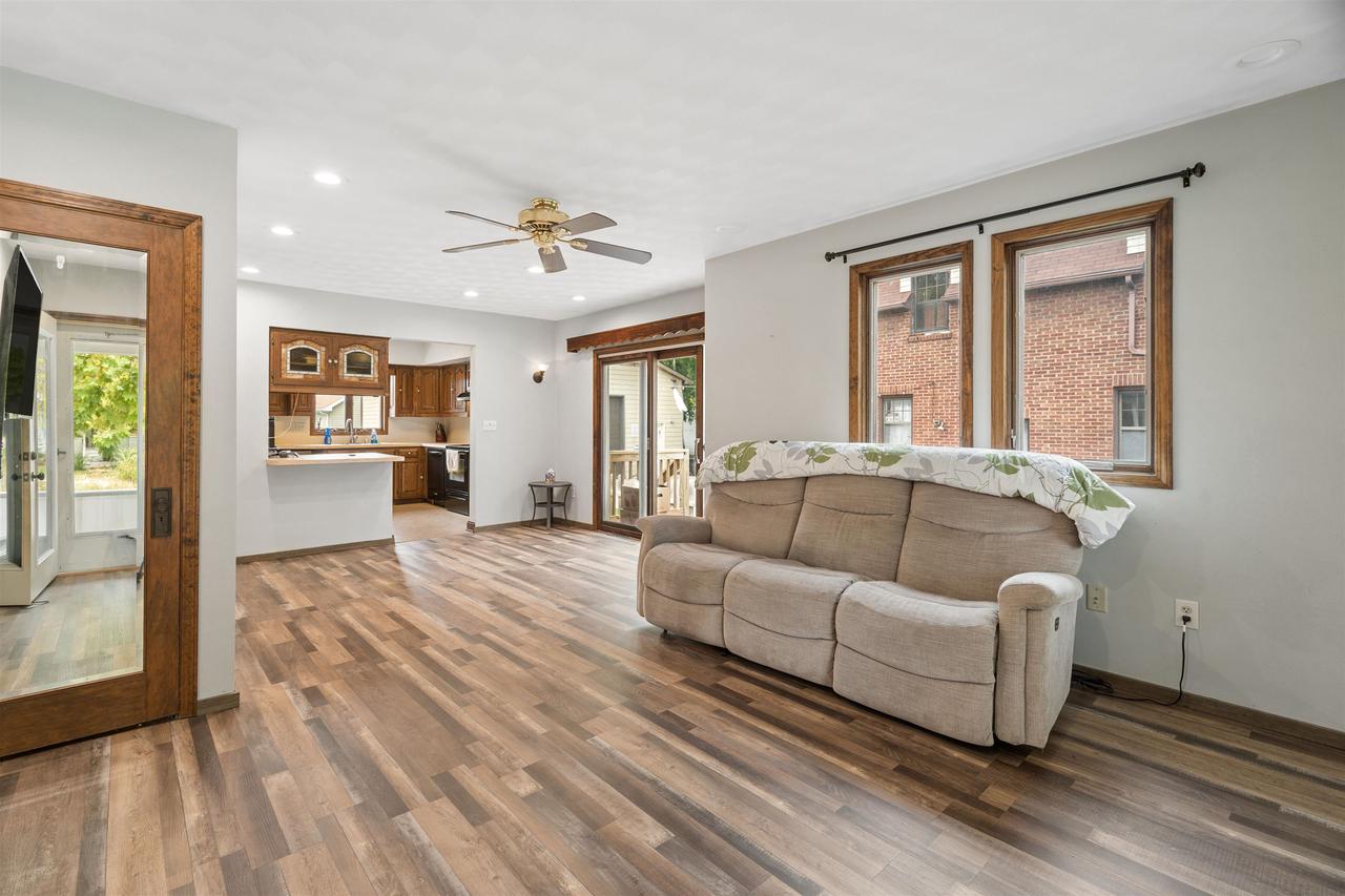 421 E Brewster Street, Appleton, WI 54911 — photo 2