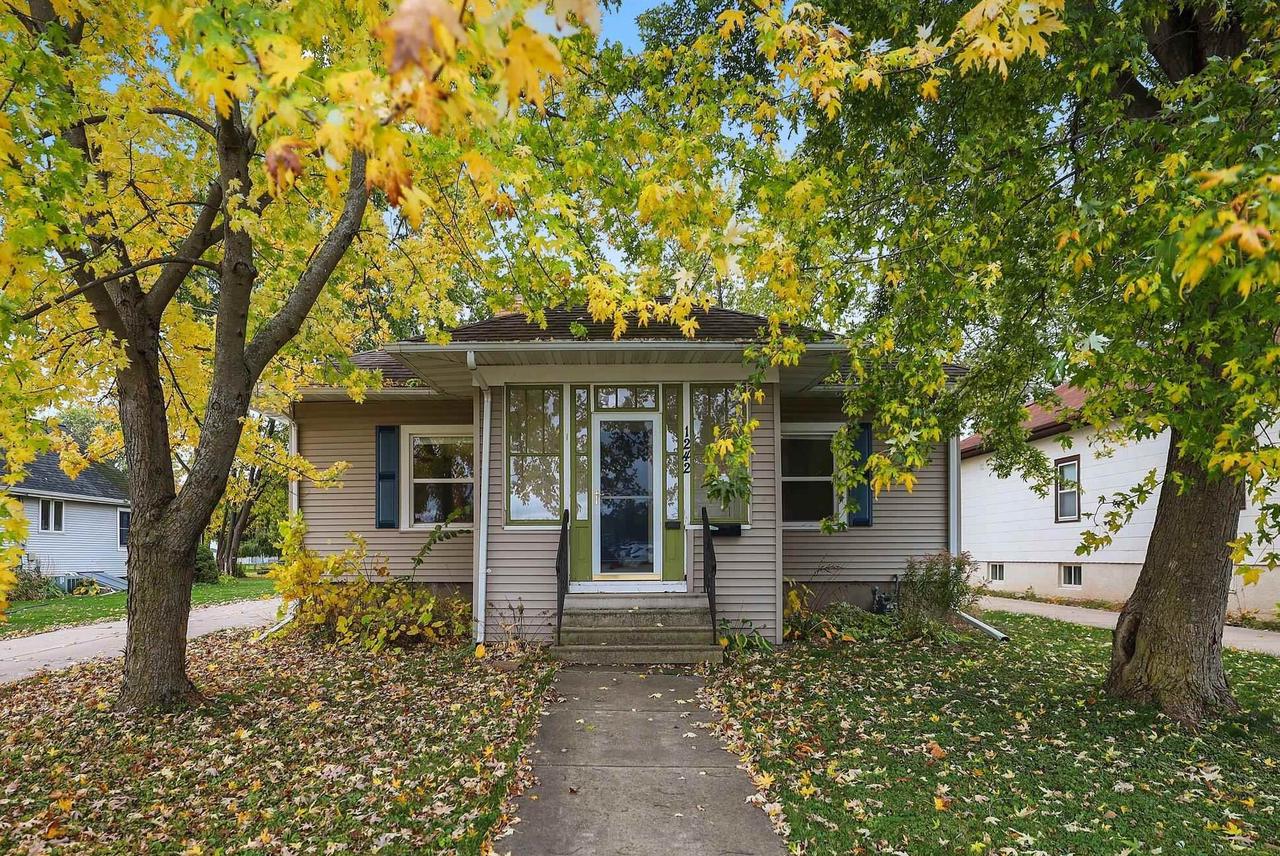 1242 Cass Street — photo