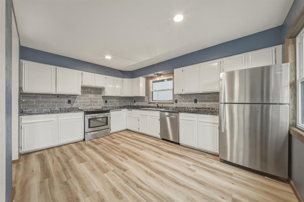 417 E Grant Street, Augusta, WI 54722 — photo 3