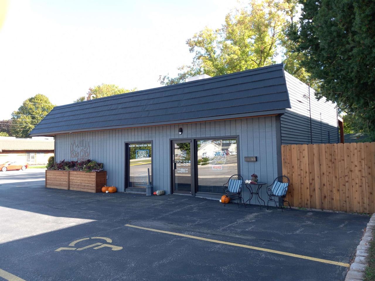 230 E Green Bay Street — photo