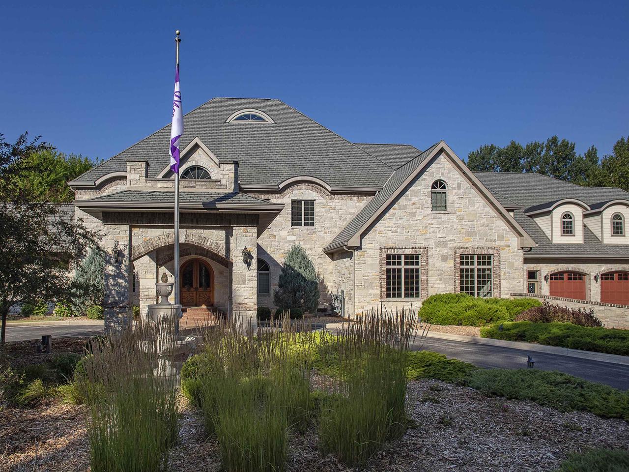 1071 Hill Drive — photo