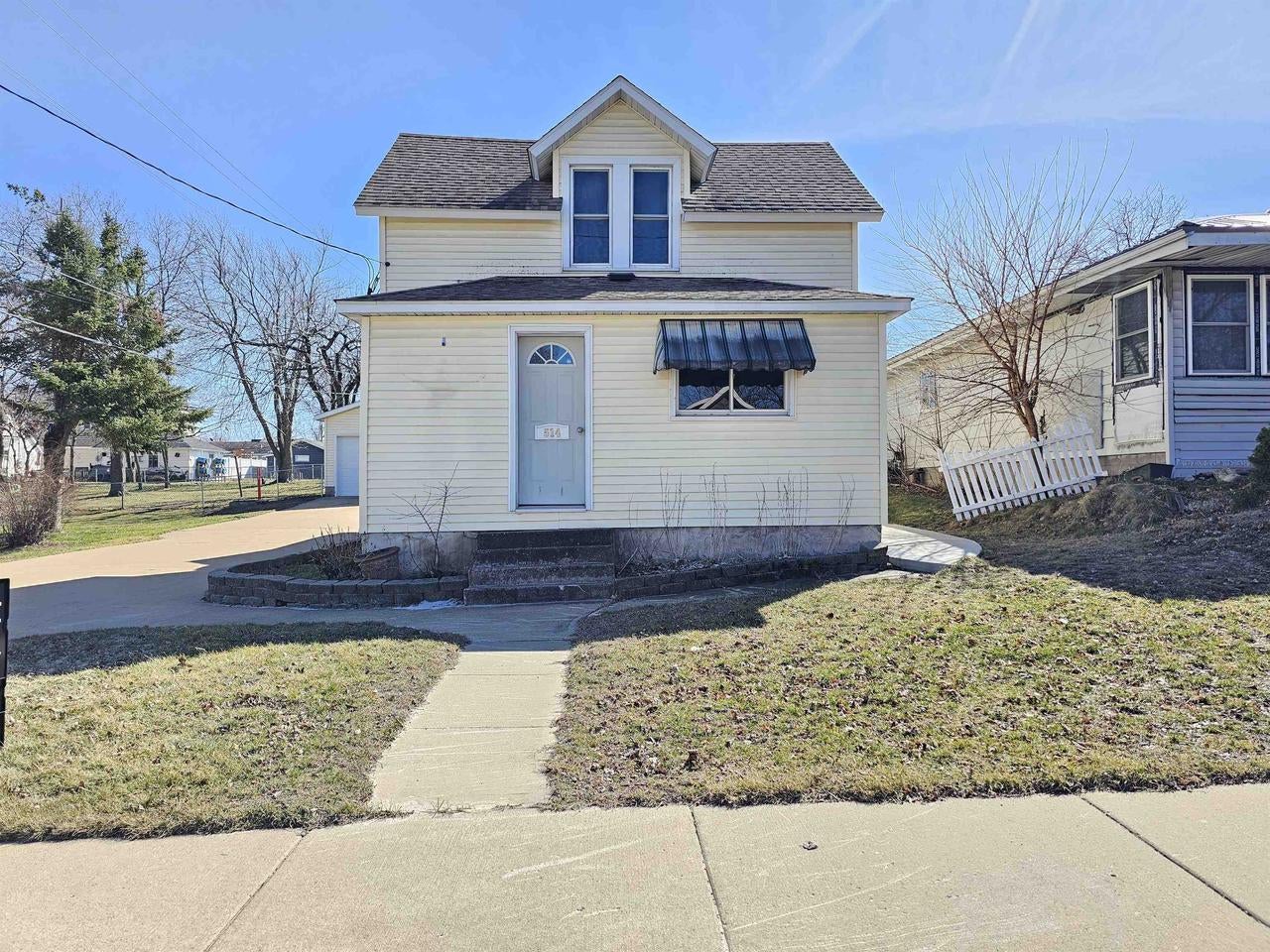 514 W Benton Street — photo