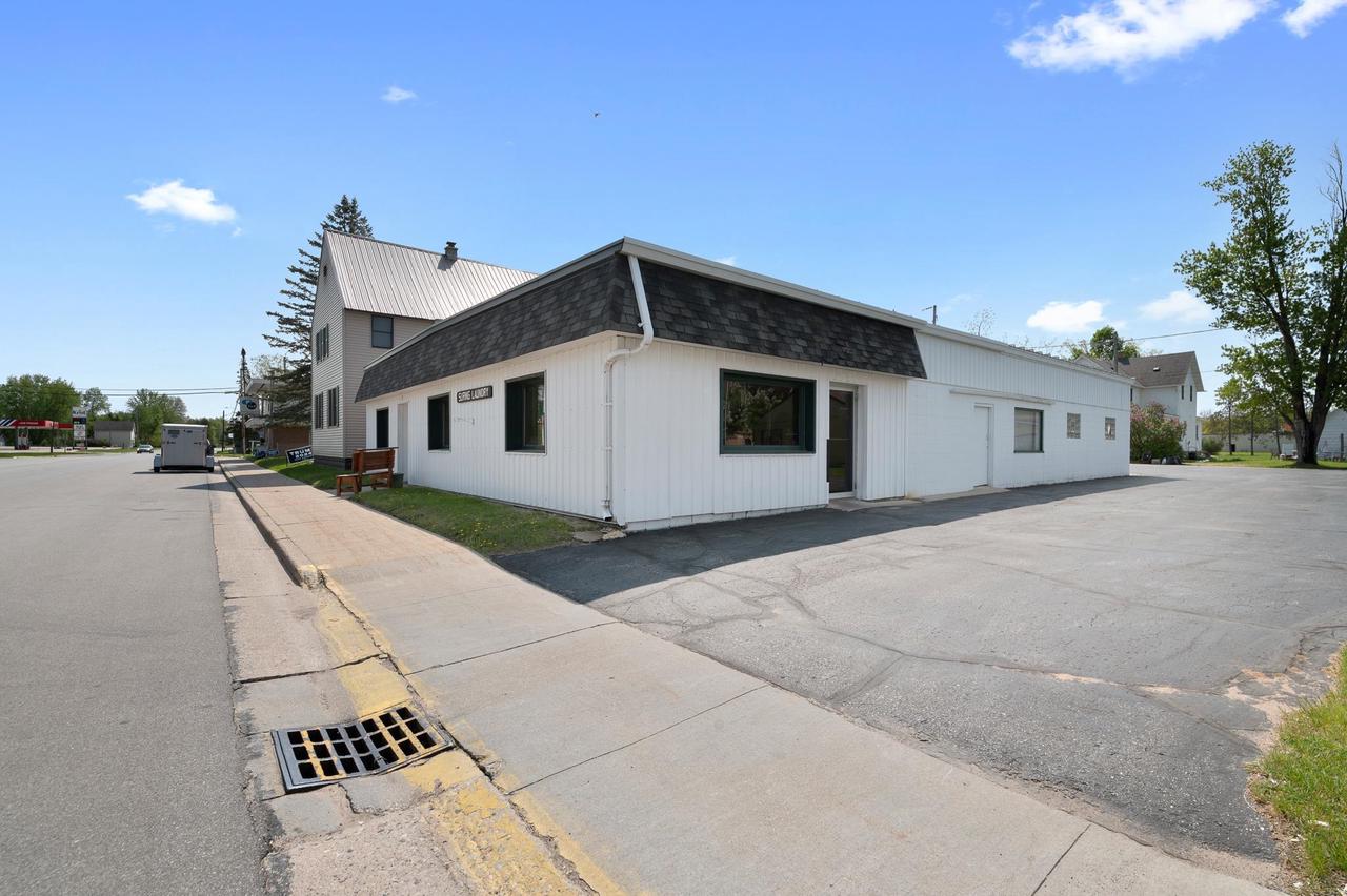 817 E Main Street, Suring, WI 54174 — photo 2