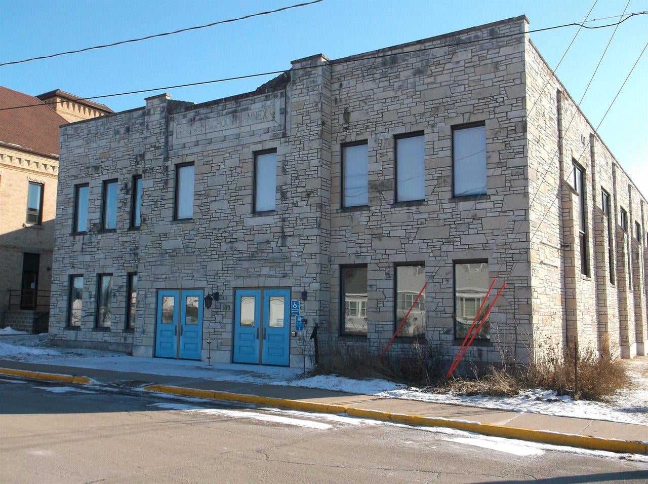 130 W Larrabee Street — photo
