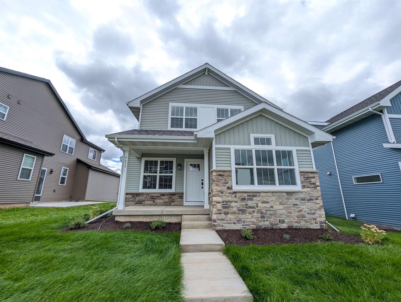 6655 Redpoll Road — photo