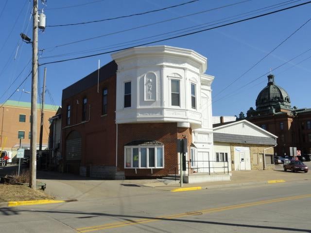 217 W Cherry St — photo