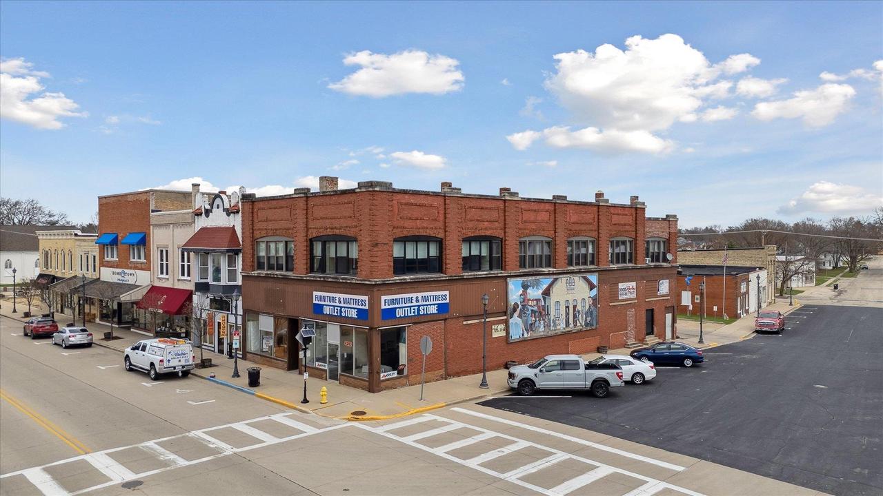 1040 1st Center Avenue — photo