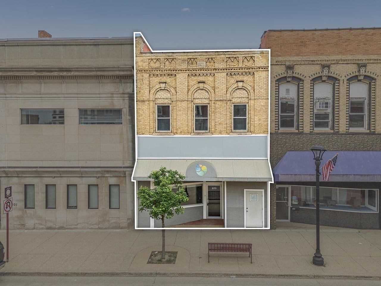 223 E Main Street — photo