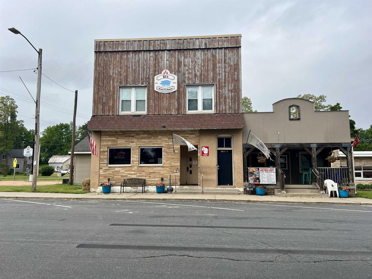 107 Main Street North — photo