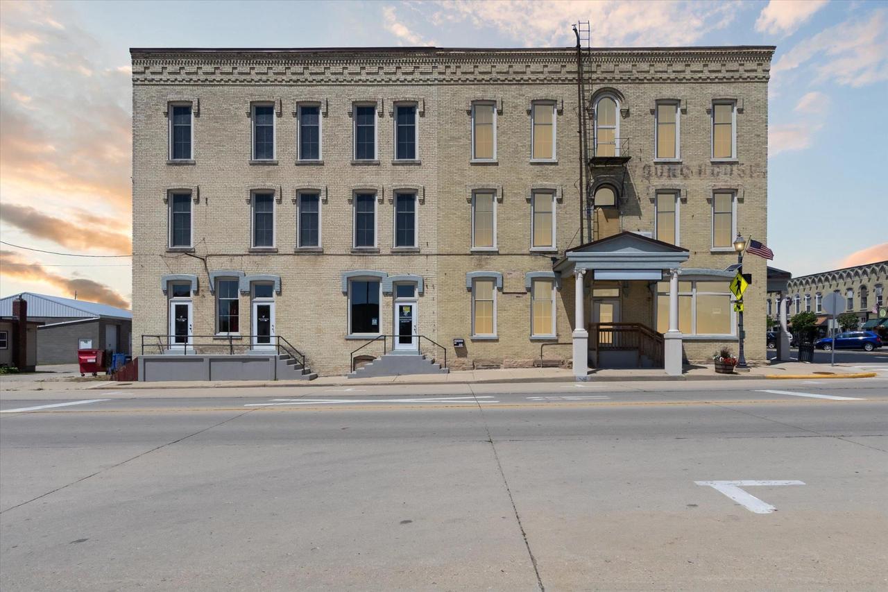 1101 1st Center Avenue — photo
