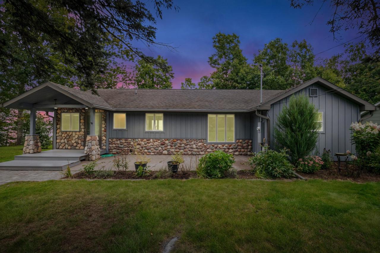 74520 Lakeshore Dr — photo