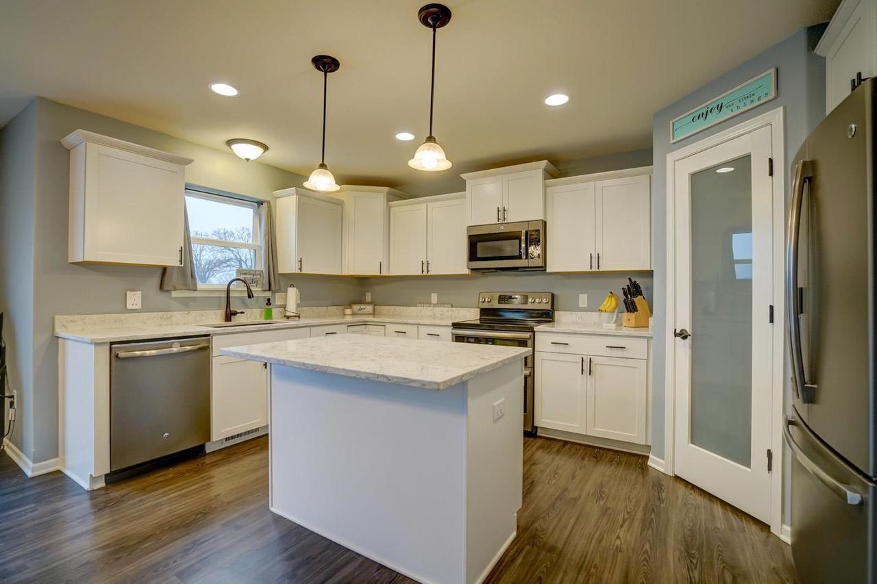 131 W Blackhawk Drive — photo