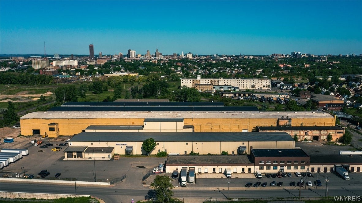 370 Babcock Street — photo