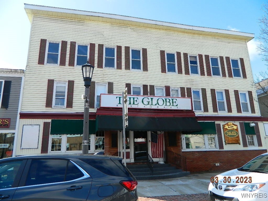 709 Main Street — photo