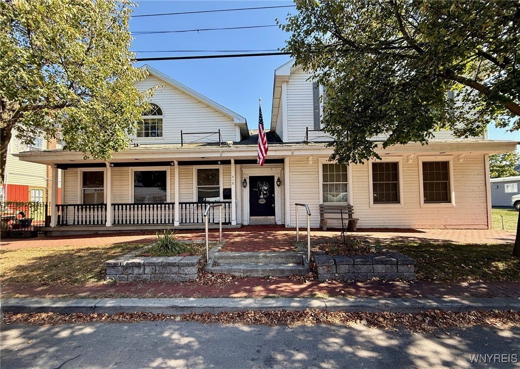 418 Main Street — photo