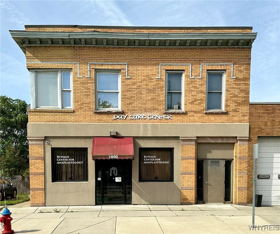 1792 Niagara Street — photo