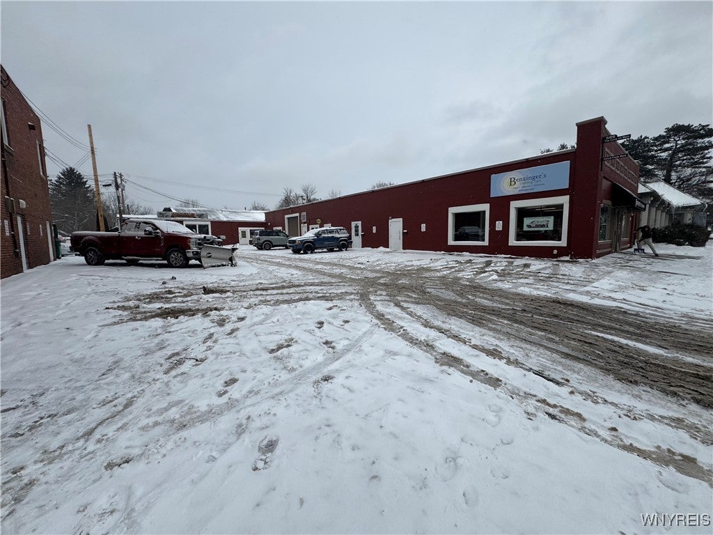 586 Main St Units 3 & 4 — photo