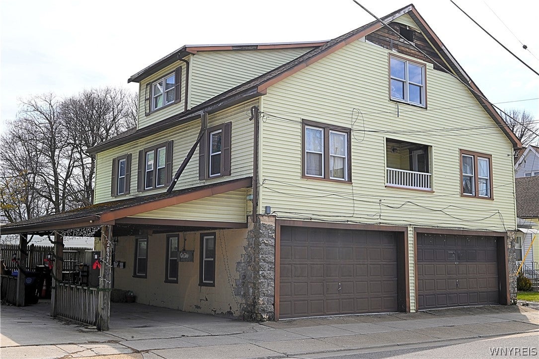 2637 Seneca Street — photo