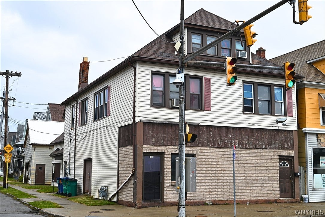 1812 Clinton Street — photo