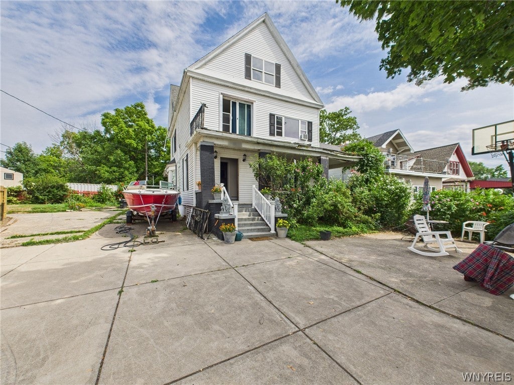 2403 Niagara Street — photo