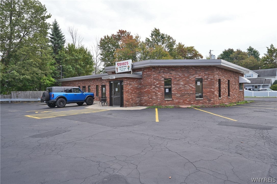 6811 Erie Road — photo