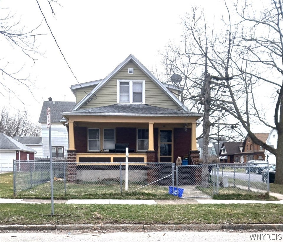 2301 Walnut Avenue — photo