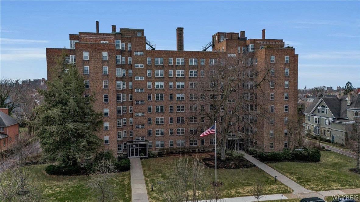 751 W Ferry Street 6Cd — photo