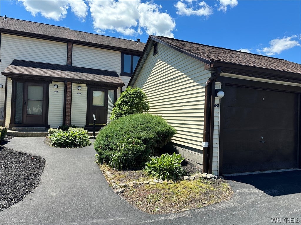 304 Charlesgate Circle — photo