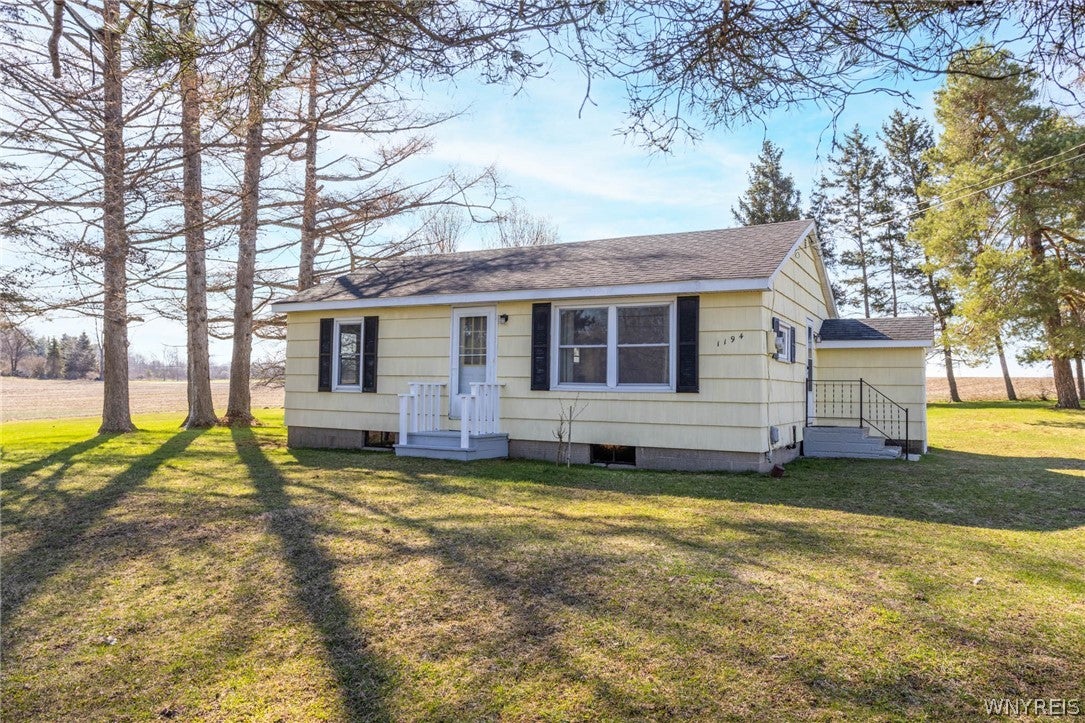 1194 Akron Road — photo