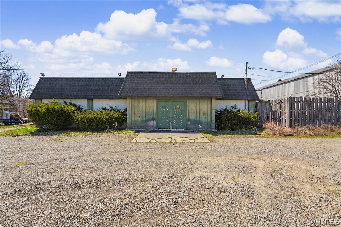 24 E Dyke Street — photo