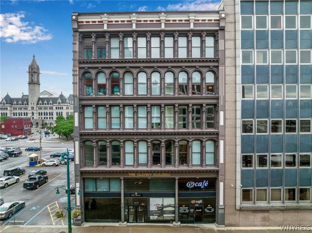 251 Main Street 303 — photo