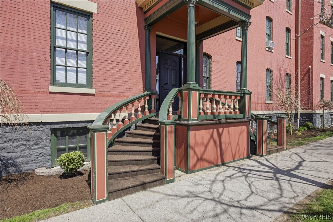 125 Edward Street 4C — photo