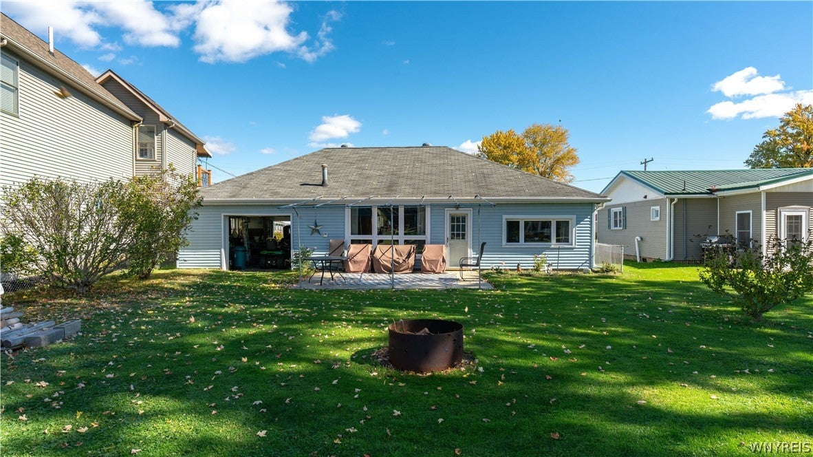 2449 Lakeside Drive — photo