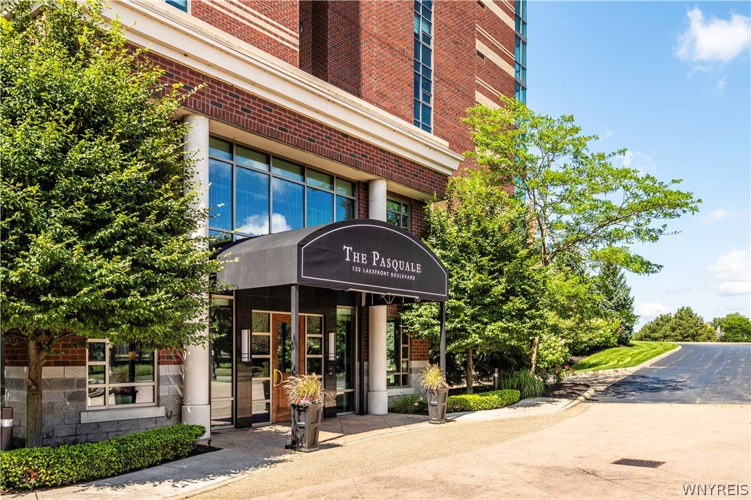 132 Lakefront Boulevard 404 — photo