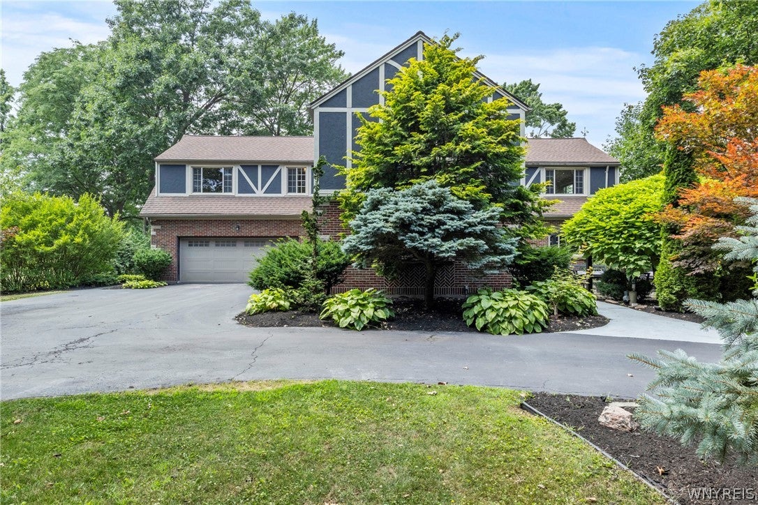 5082 Woodland Drive — photo