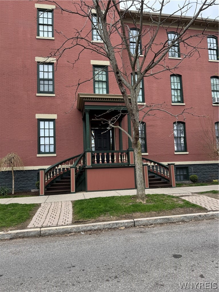 125 Edward Street 4D — photo