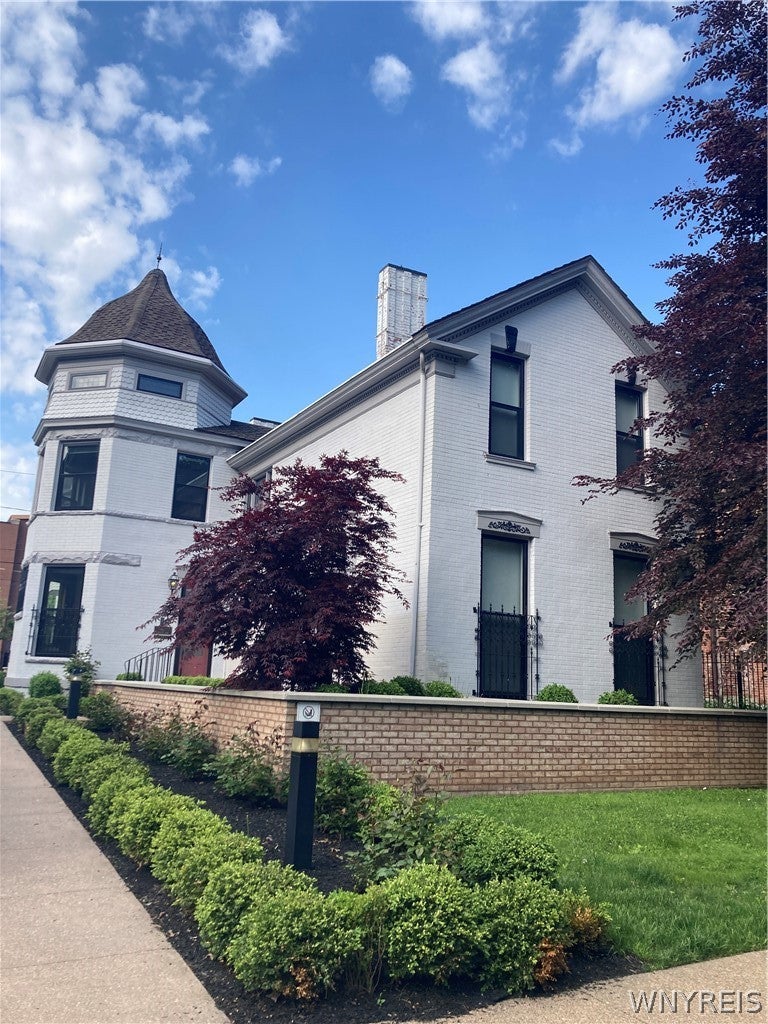 61 Johnson Park 2 — photo