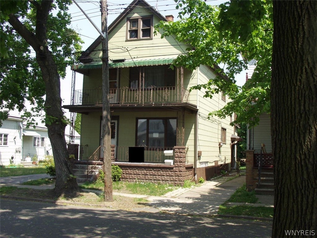 35 Weiss Street — photo