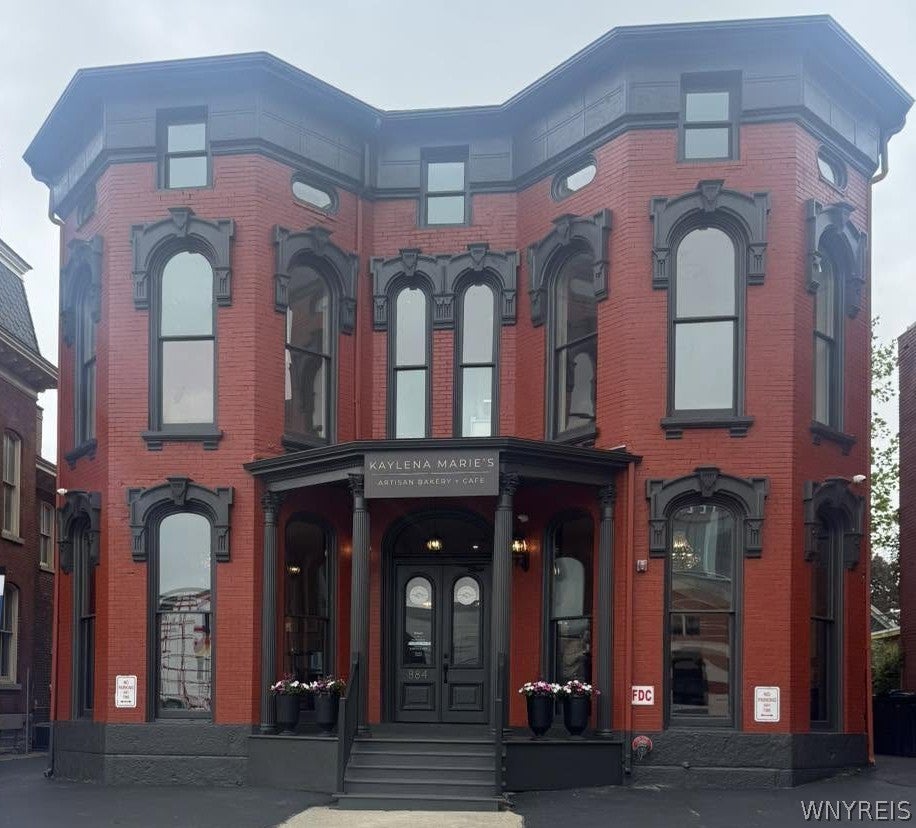 884 Main Street 4 — photo