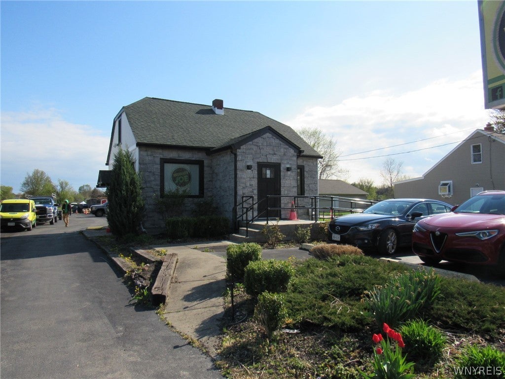 3016 Niagara Falls Boulevard — photo