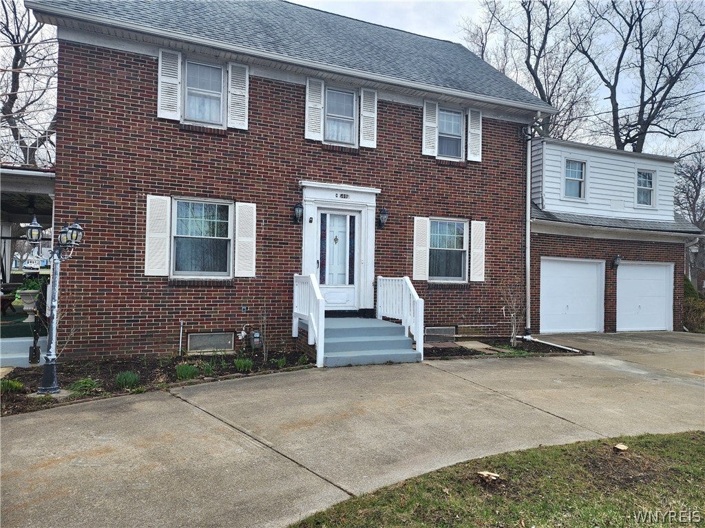 5009 Lake Shore Road — photo