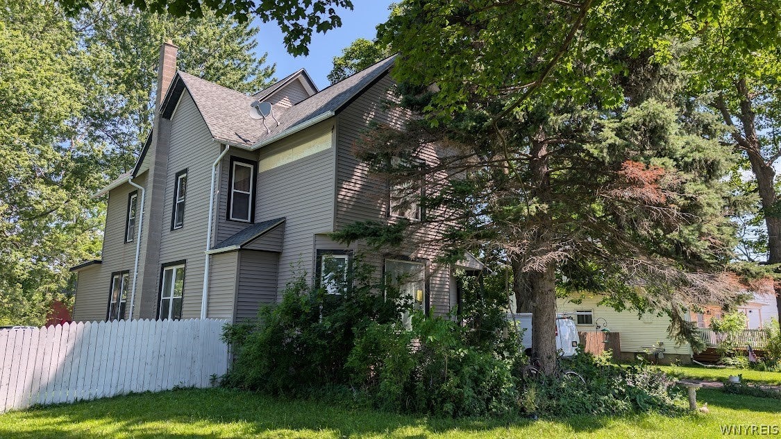 285 S Niagara Street — photo