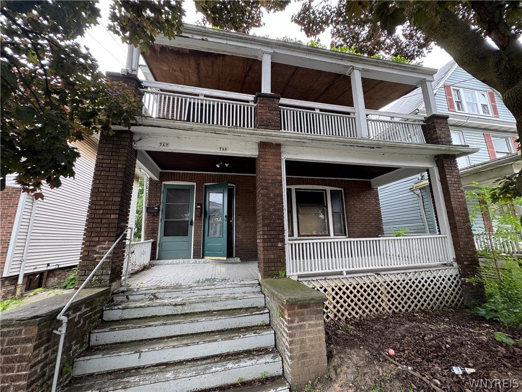 715 Augustus Place — photo