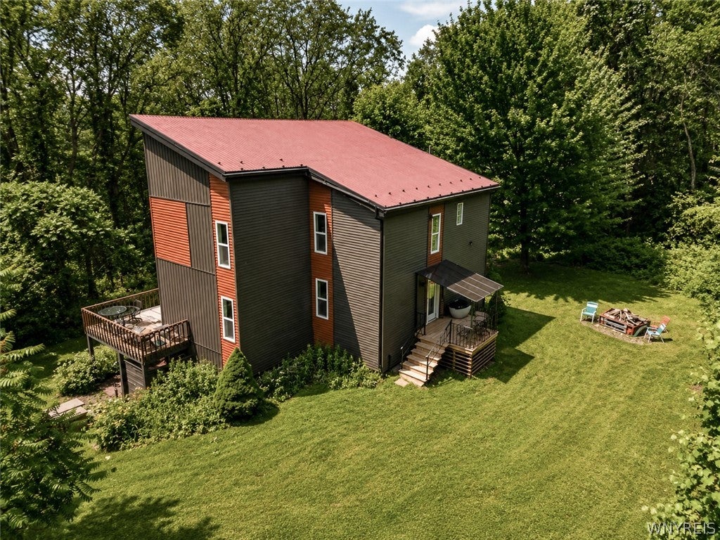 9121 Dake Hill Road — photo