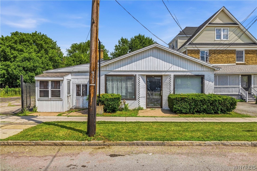 2318 Niagara Street — photo