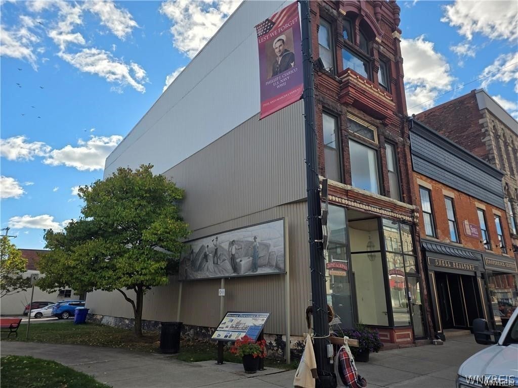 109 N Main Street — photo