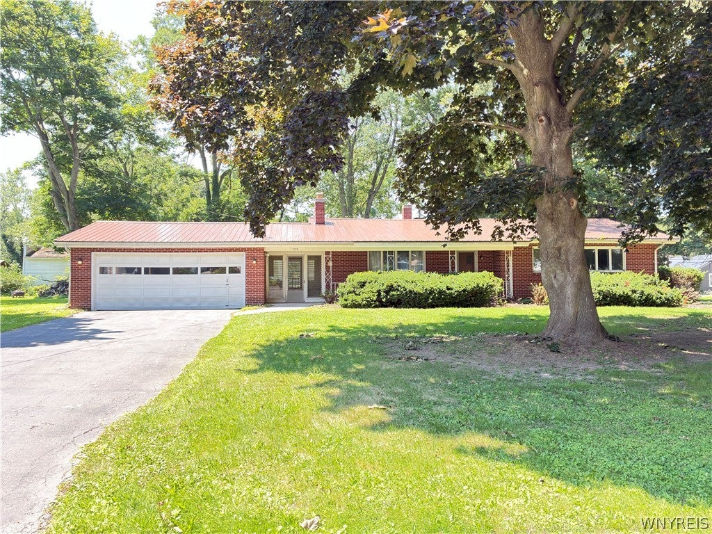 325 MC Chesney Street — photo
