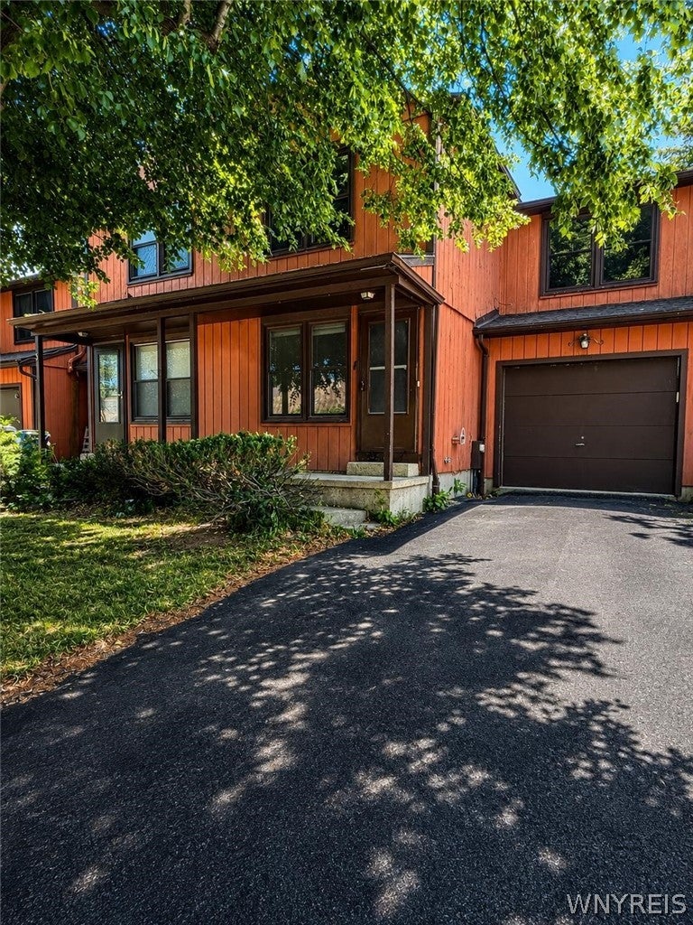 1 Robin Road — photo