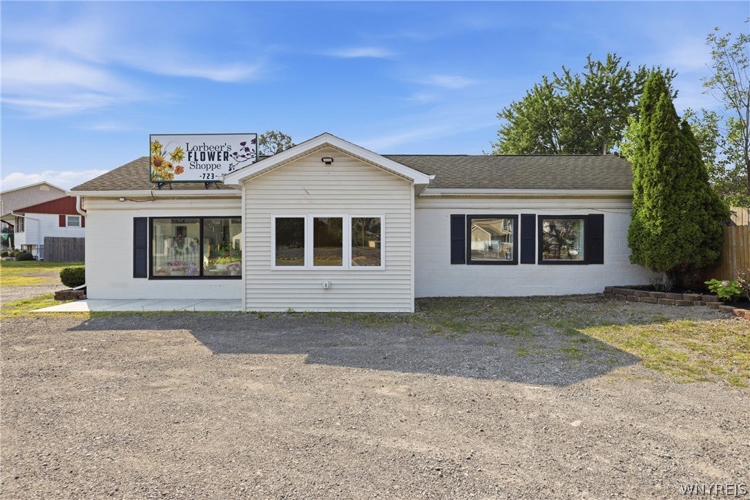 723 Sheridan Drive — photo