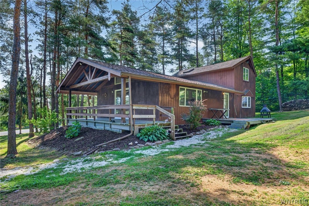 7386 Lower East Hill Road — photo
